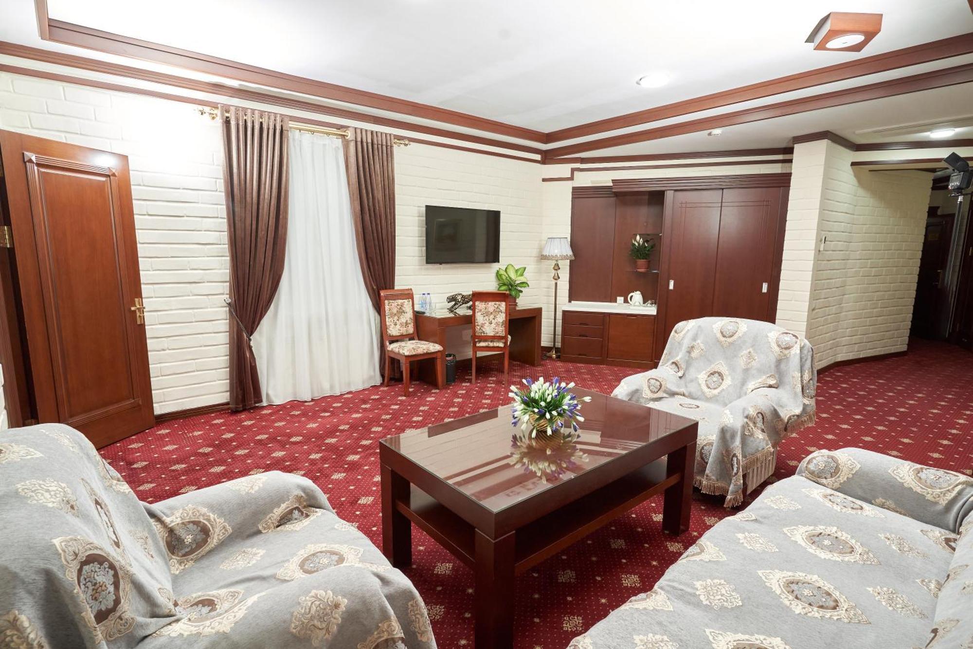 Rakat Plaza Hotel Tashkent Ngoại thất bức ảnh