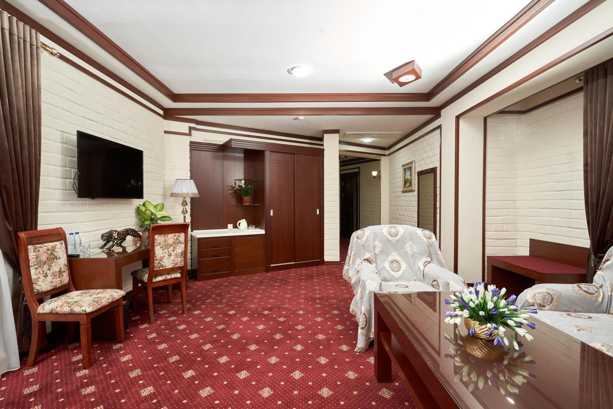 Rakat Plaza Hotel Tashkent Ngoại thất bức ảnh