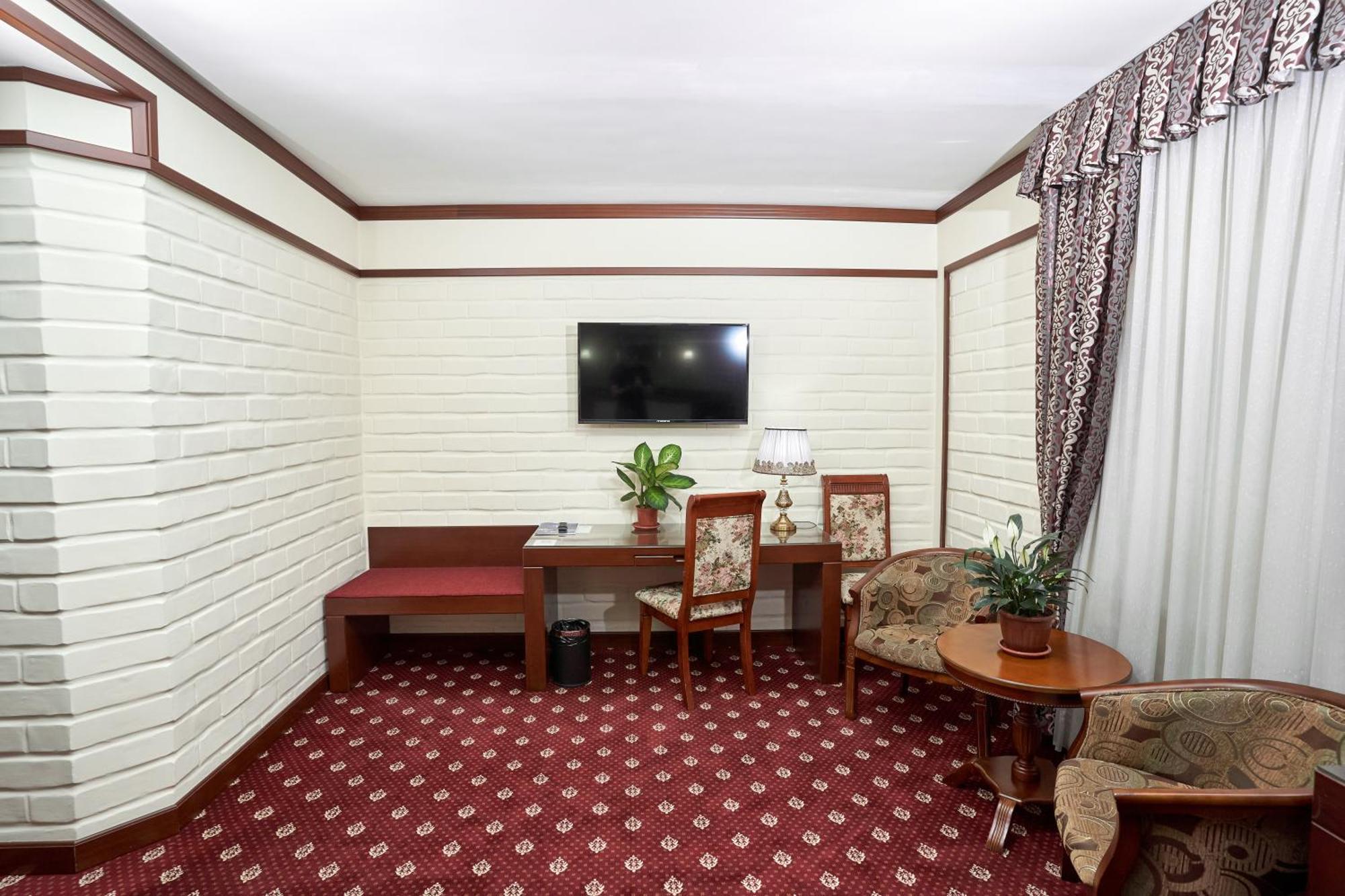Rakat Plaza Hotel Tashkent Ngoại thất bức ảnh